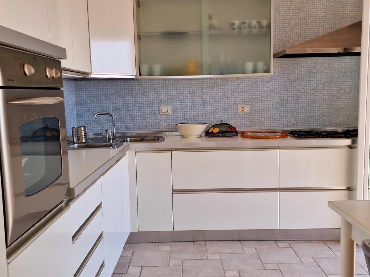 Appartamento In Villa Mimosa 切尔沃 外观 照片