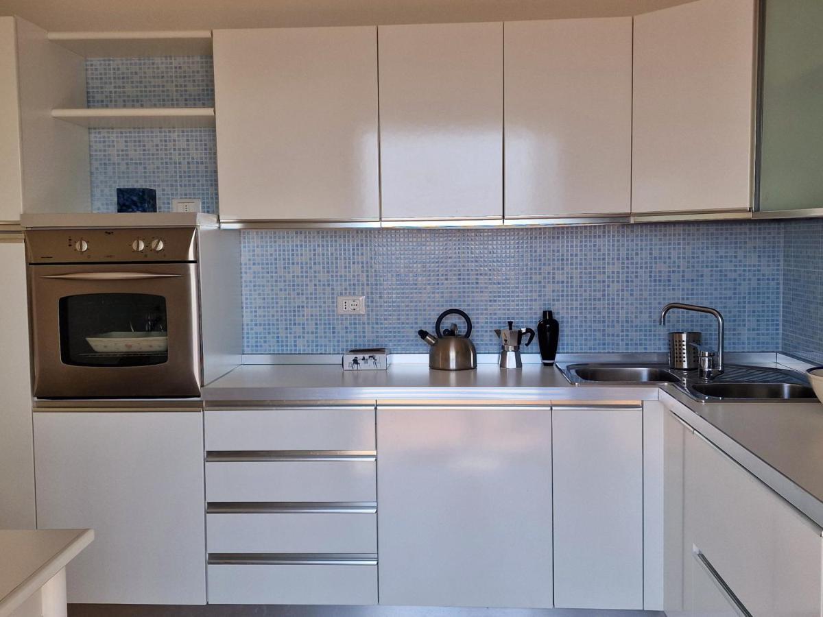 Appartamento In Villa Mimosa 切尔沃 外观 照片