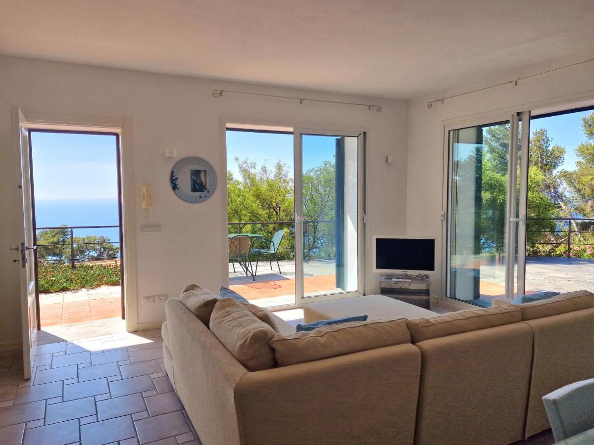 Appartamento In Villa Mimosa 切尔沃 外观 照片