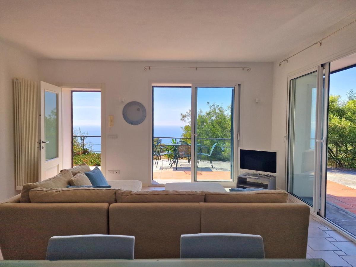 Appartamento In Villa Mimosa 切尔沃 外观 照片