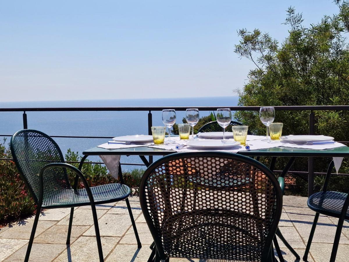 Appartamento In Villa Mimosa 切尔沃 外观 照片